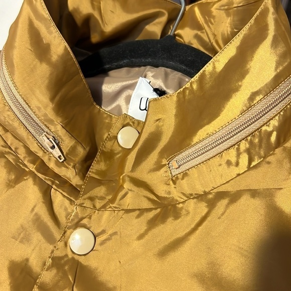 QALB Gold Tone Hooded Wind Jacket - Picture 7 of 13